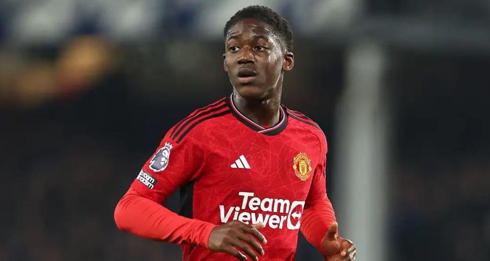 卫报:梅努完全得不到阿莫林信任,希望在夏窗离开曼联